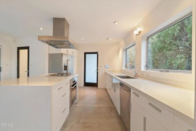 4520 San Andreas Avenue, Los Angeles, CA 90065