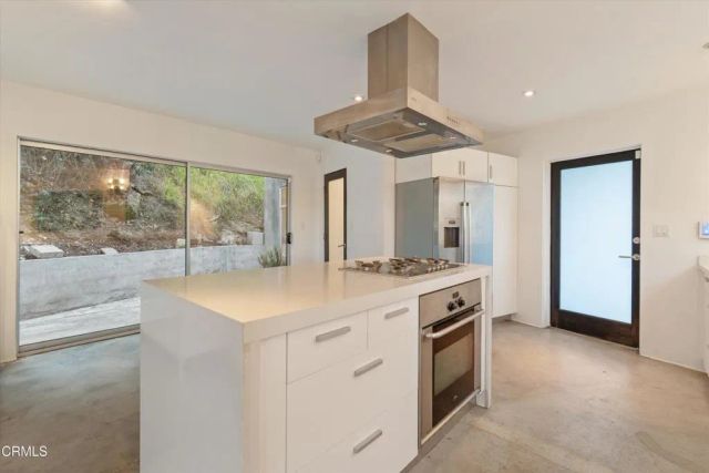 4520 San Andreas Avenue, Los Angeles, CA 90065