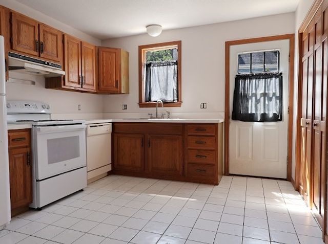 67 Lincoln St A, Manchester, MA 01944
