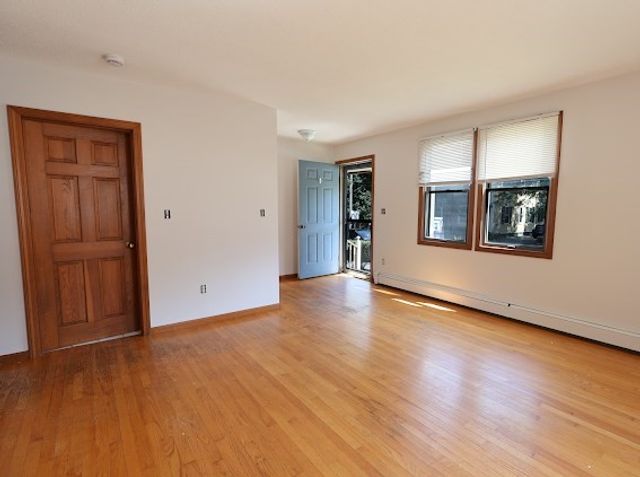 67 Lincoln St A, Manchester, MA 01944