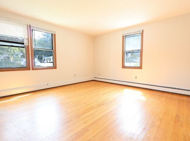 67 Lincoln St A, Manchester, MA 01944
