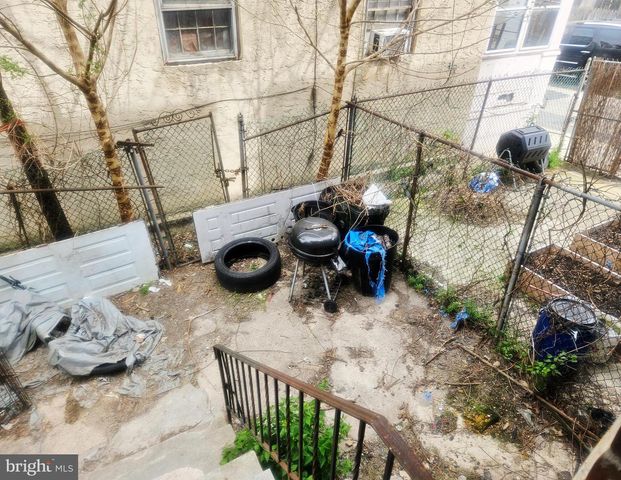 1213 S 49TH ST, Philadelphia, PA 19143