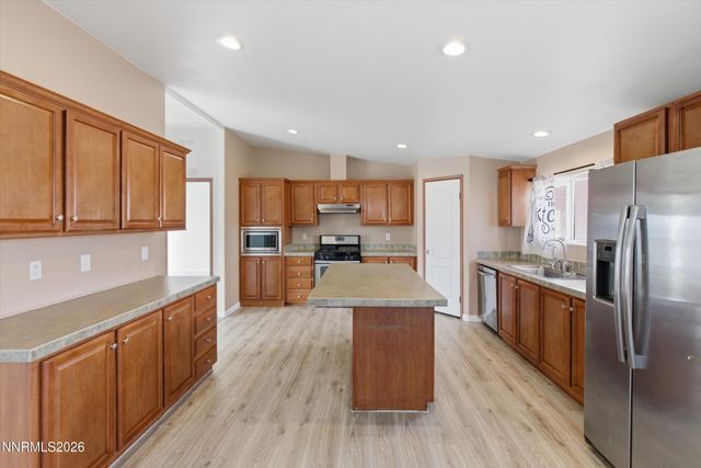 7780 Pueblo Drive, Stagecoach, NV 89429