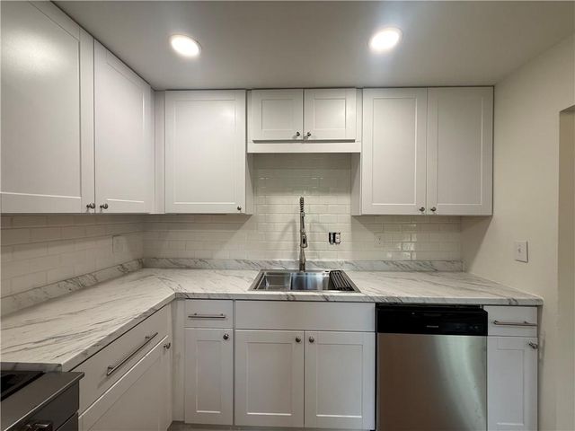 4366 Hopkins Lake Drive, Duluth, GA 30096