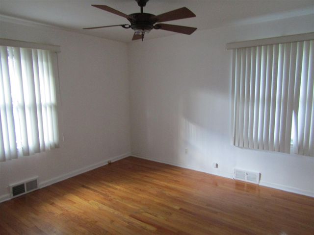 27182 Spring Arbor Drive, Southfield, MI 48076