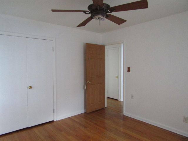27182 Spring Arbor Drive, Southfield, MI 48076
