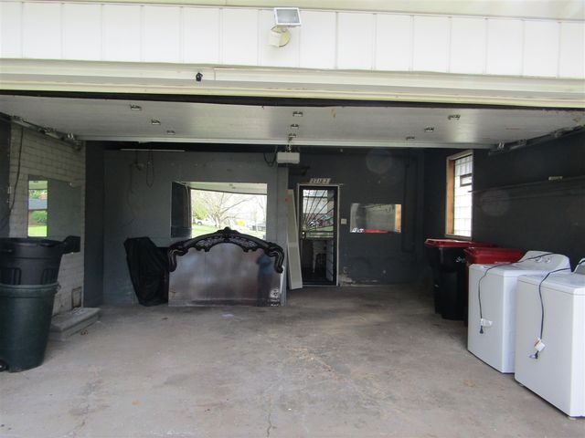 27182 Spring Arbor Drive, Southfield, MI 48076