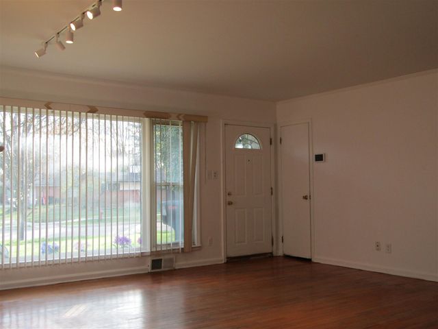 27182 Spring Arbor Drive, Southfield, MI 48076