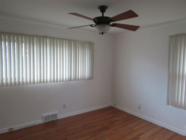 27182 Spring Arbor Drive, Southfield, MI 48076