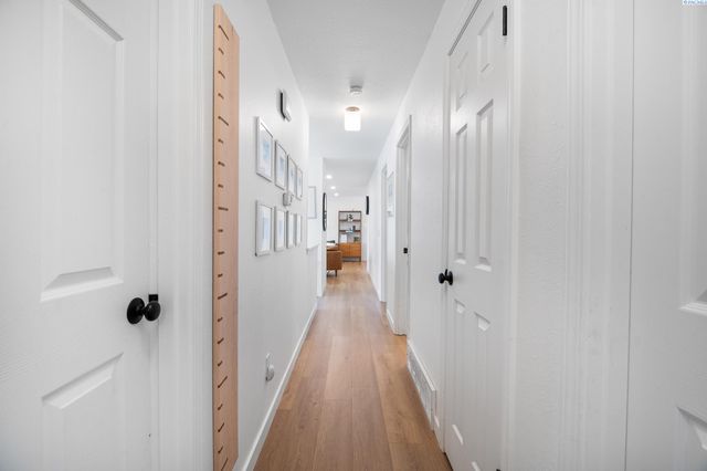 835 SE Sunnymead Way, Pullman, WA 99163