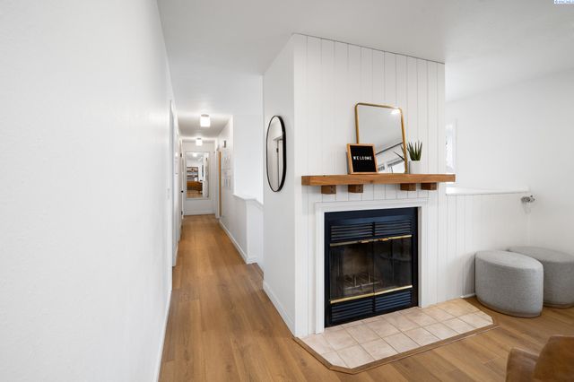 835 SE Sunnymead Way, Pullman, WA 99163