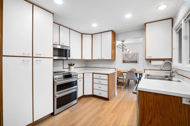 835 SE Sunnymead Way, Pullman, WA 99163