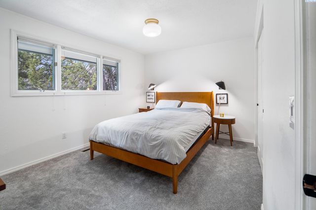 835 SE Sunnymead Way, Pullman, WA 99163