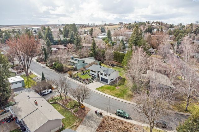 835 SE Sunnymead Way, Pullman, WA 99163