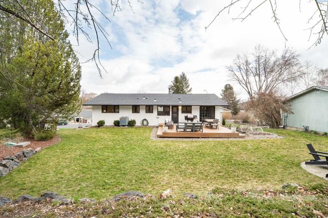 835 SE Sunnymead Way, Pullman, WA 99163