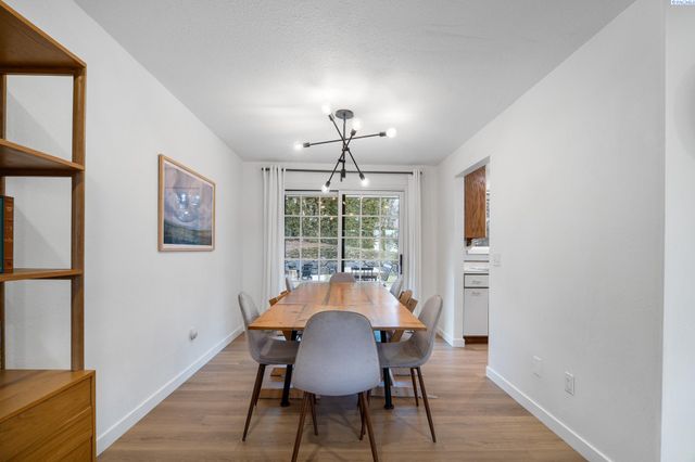 835 SE Sunnymead Way, Pullman, WA 99163