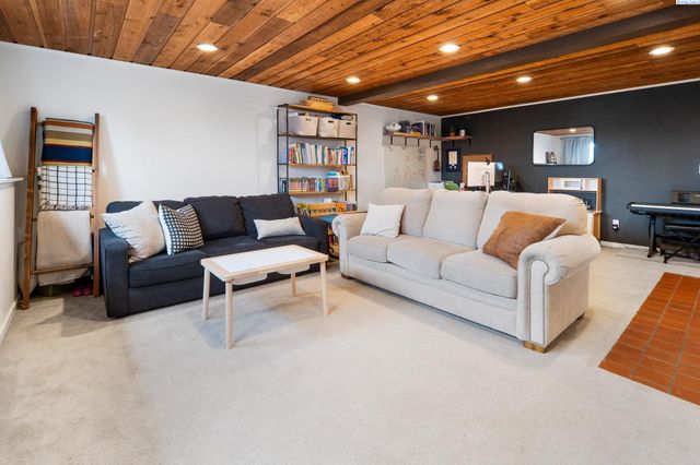 835 SE Sunnymead Way, Pullman, WA 99163