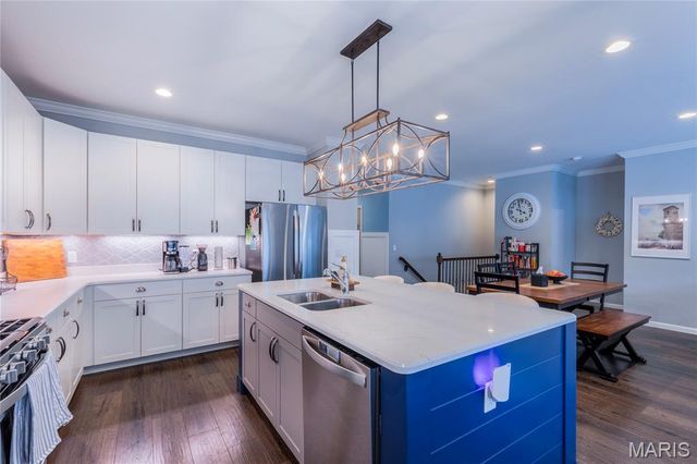1105 Hudson Heights Court, St Louis, MO 63119
