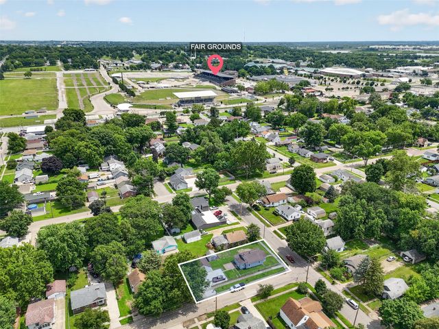 2834 Maple Street, Des Moines, IA 50317