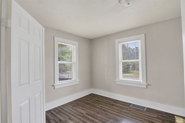 2834 Maple Street, Des Moines, IA 50317