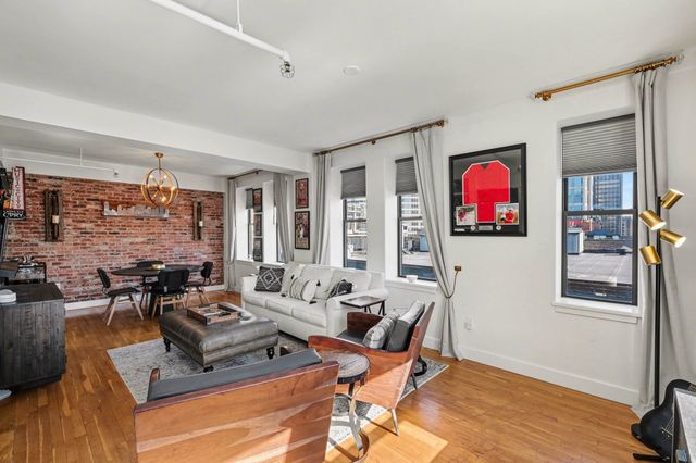 700 Church St Apt 802, Nashville, TN 37203
