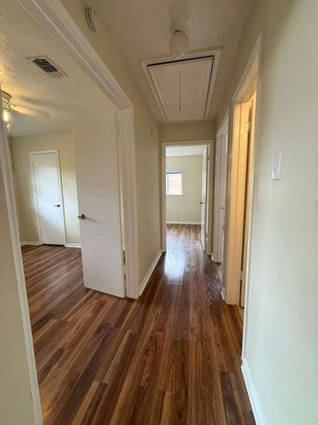 10550 Walnut Glen Dr, Houston, TX 77064