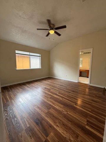 10550 Walnut Glen Dr, Houston, TX 77064