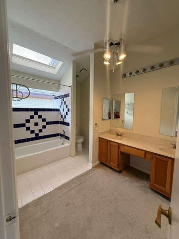 10550 Walnut Glen Dr, Houston, TX 77064