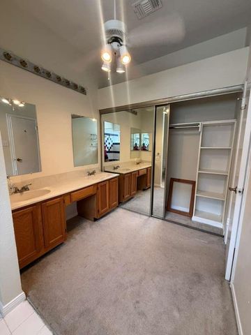 10550 Walnut Glen Dr, Houston, TX 77064