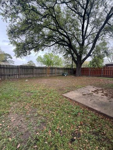 10550 Walnut Glen Dr, Houston, TX 77064