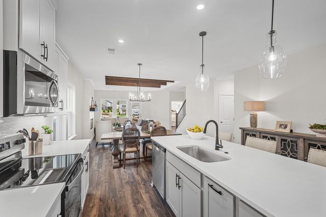 1925 Hildebrand Lane, Columbia, TN 38401