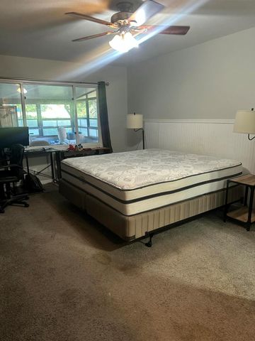 8812 SE Sandridge Avenue, Hobe Sound, FL 33455