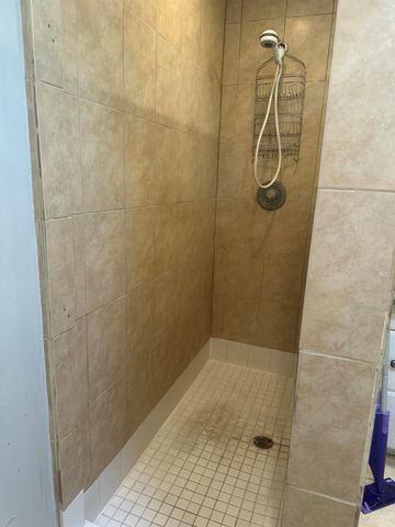 8812 SE Sandridge Avenue, Hobe Sound, FL 33455