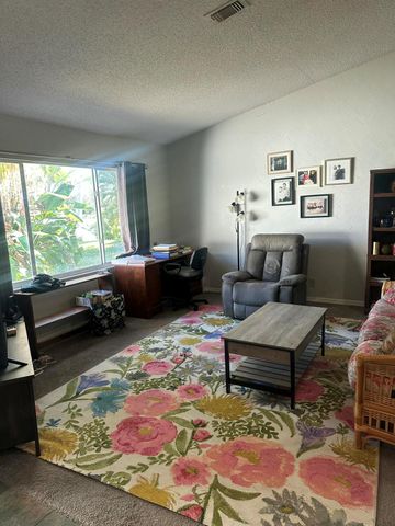 8812 SE Sandridge Avenue, Hobe Sound, FL 33455