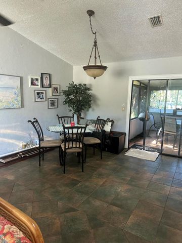 8812 SE Sandridge Avenue, Hobe Sound, FL 33455