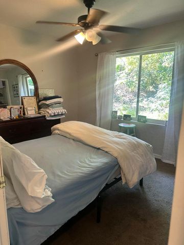 8812 SE Sandridge Avenue, Hobe Sound, FL 33455