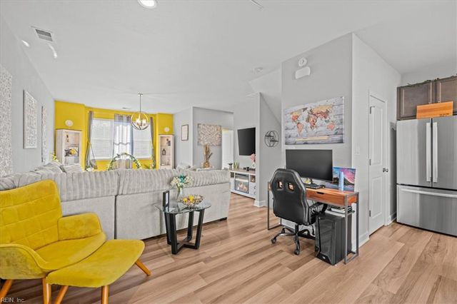 1003 Opal St 101, Suffolk, VA 23435