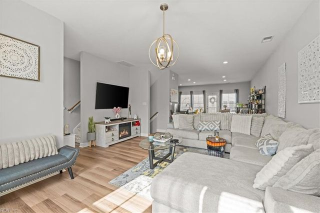 1003 Opal St 101, Suffolk, VA 23435