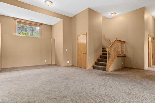 8417 Ashford Road, Woodbury, MN 55125