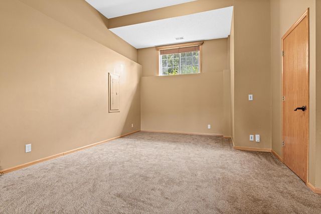 8417 Ashford Road, Woodbury, MN 55125