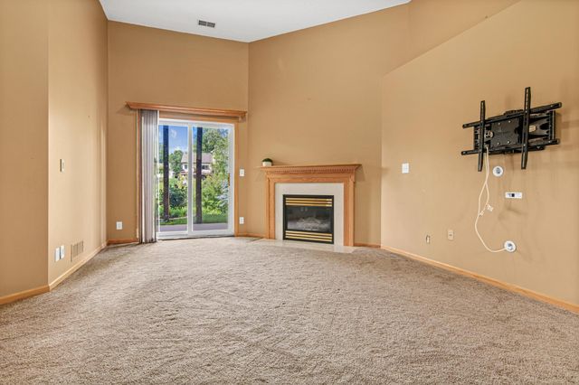 8417 Ashford Road, Woodbury, MN 55125
