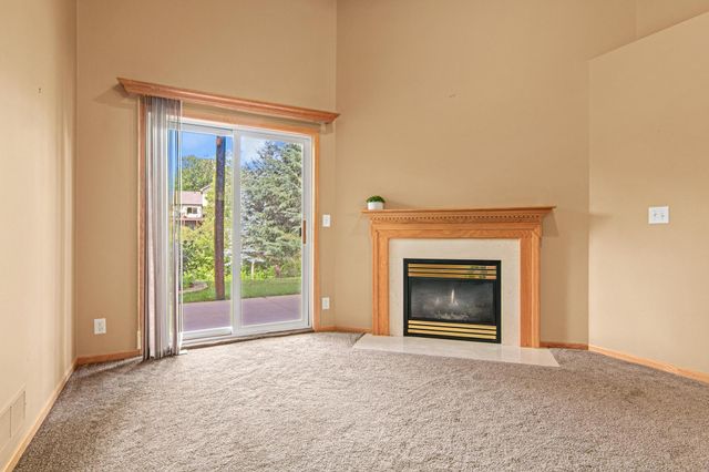 8417 Ashford Road, Woodbury, MN 55125