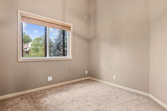 8417 Ashford Road, Woodbury, MN 55125