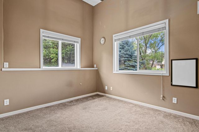 8417 Ashford Road, Woodbury, MN 55125