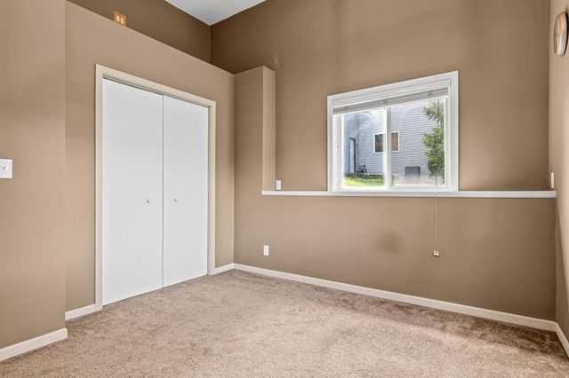 8417 Ashford Road, Woodbury, MN 55125