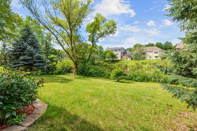 8417 Ashford Road, Woodbury, MN 55125