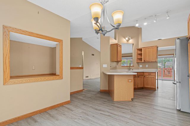 8417 Ashford Road, Woodbury, MN 55125