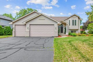 8417 Ashford Road, Woodbury, MN 55125