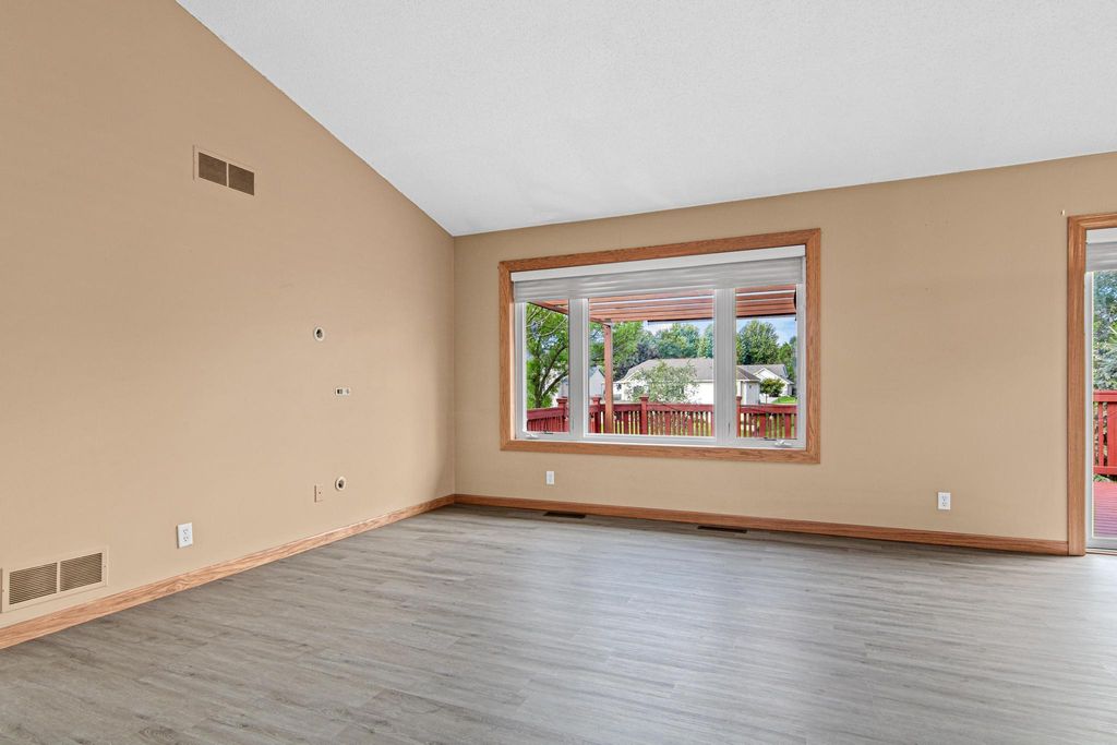 8417 Ashford Road, Woodbury, MN 55125 — photo 2