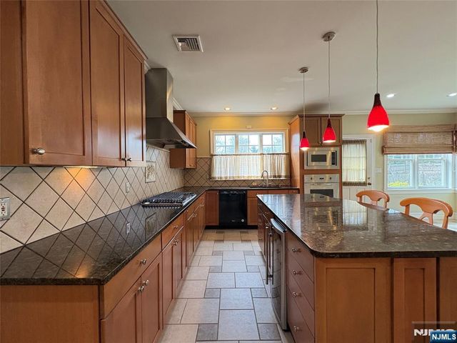 38 Walthery Avenue, Ridgewood, NJ 07450